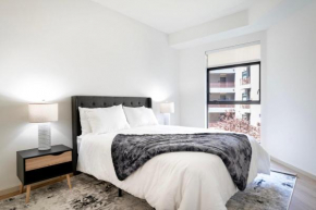 Lavish 2BR Flat in the Heart of West Hollywood